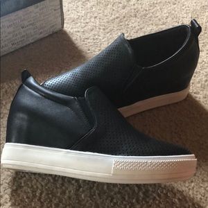 brioches wedge sneaker